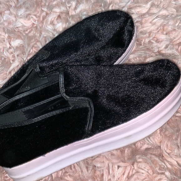 Black soft platform slip ons - Picture 2 of 4